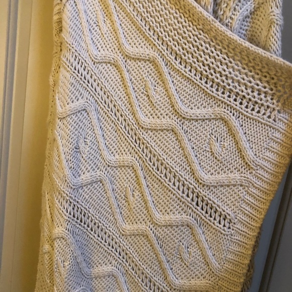 Creamed knitted long boho vest - Picture 3 of 6